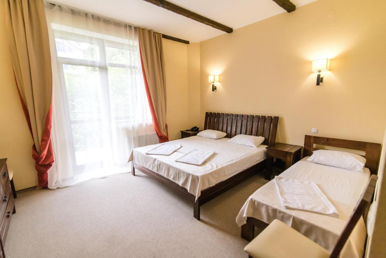 Ruta Hotel *