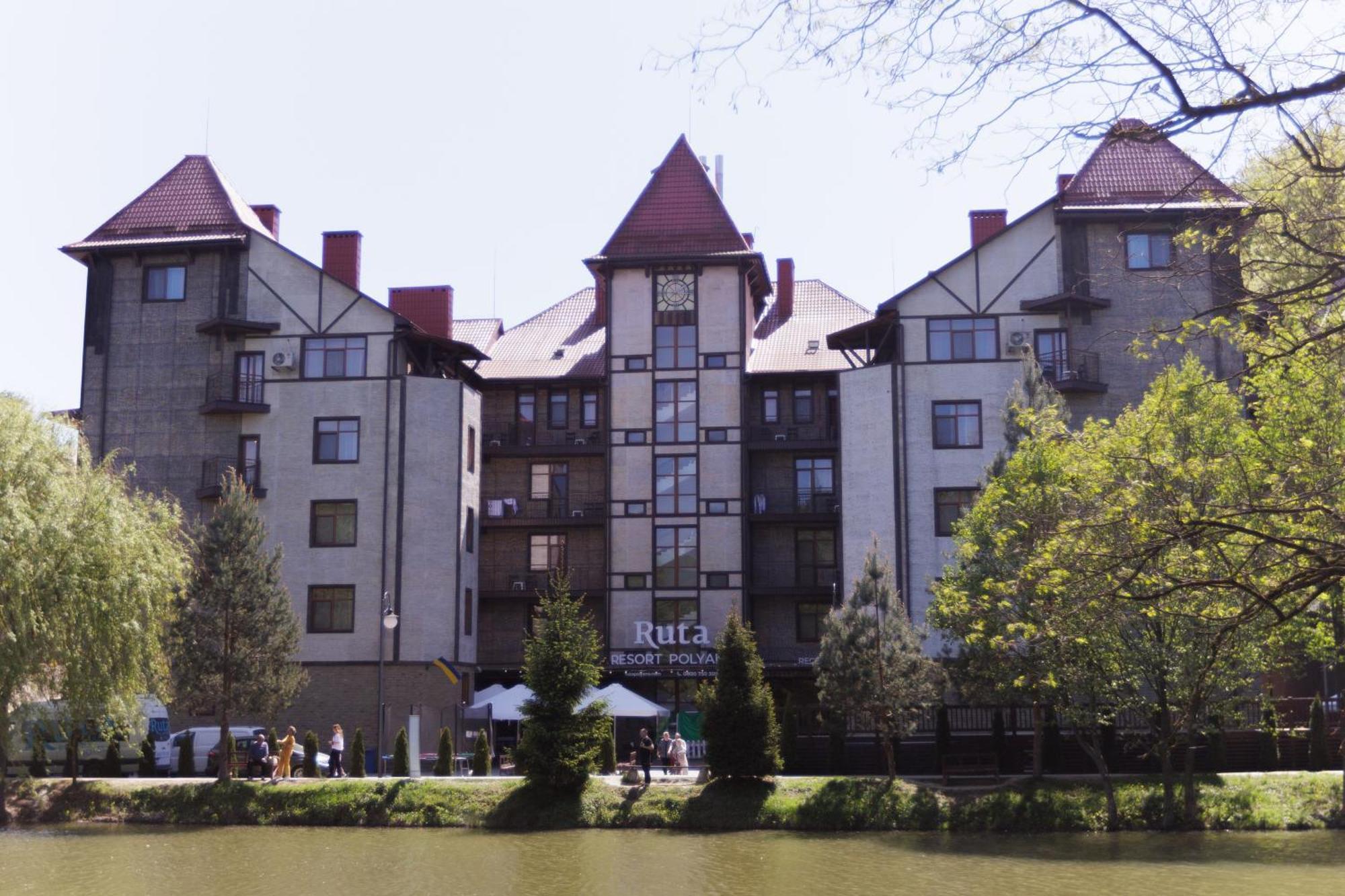 Ruta Hotel *